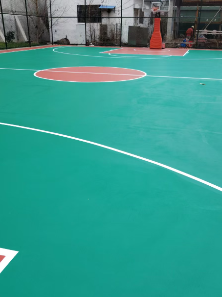 昭平 球场长期使用易出现地面开裂